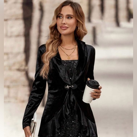 Elegant Black Velvet Button Front Blazer Top ✨Woman’s size M - Picture 1 of 8